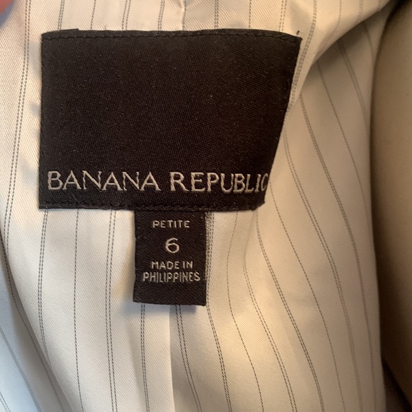 Banana Republic black single breasted blazer in 6 petite - Picture 7 of 8